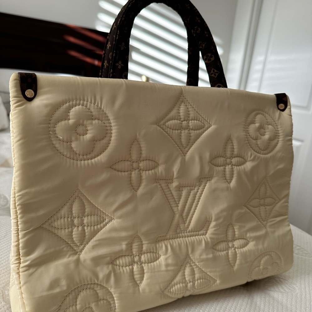 Tote Style Faux Handbag